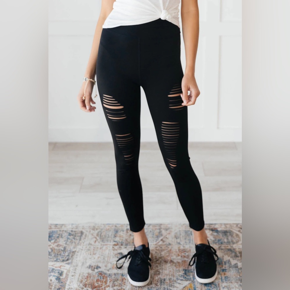 SHOW OFF DISTRESSED LEGGINGS